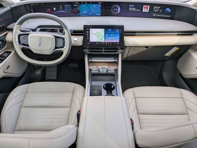 Used 2025 Lincoln Nautilus Reserve AWD/4WD image 16