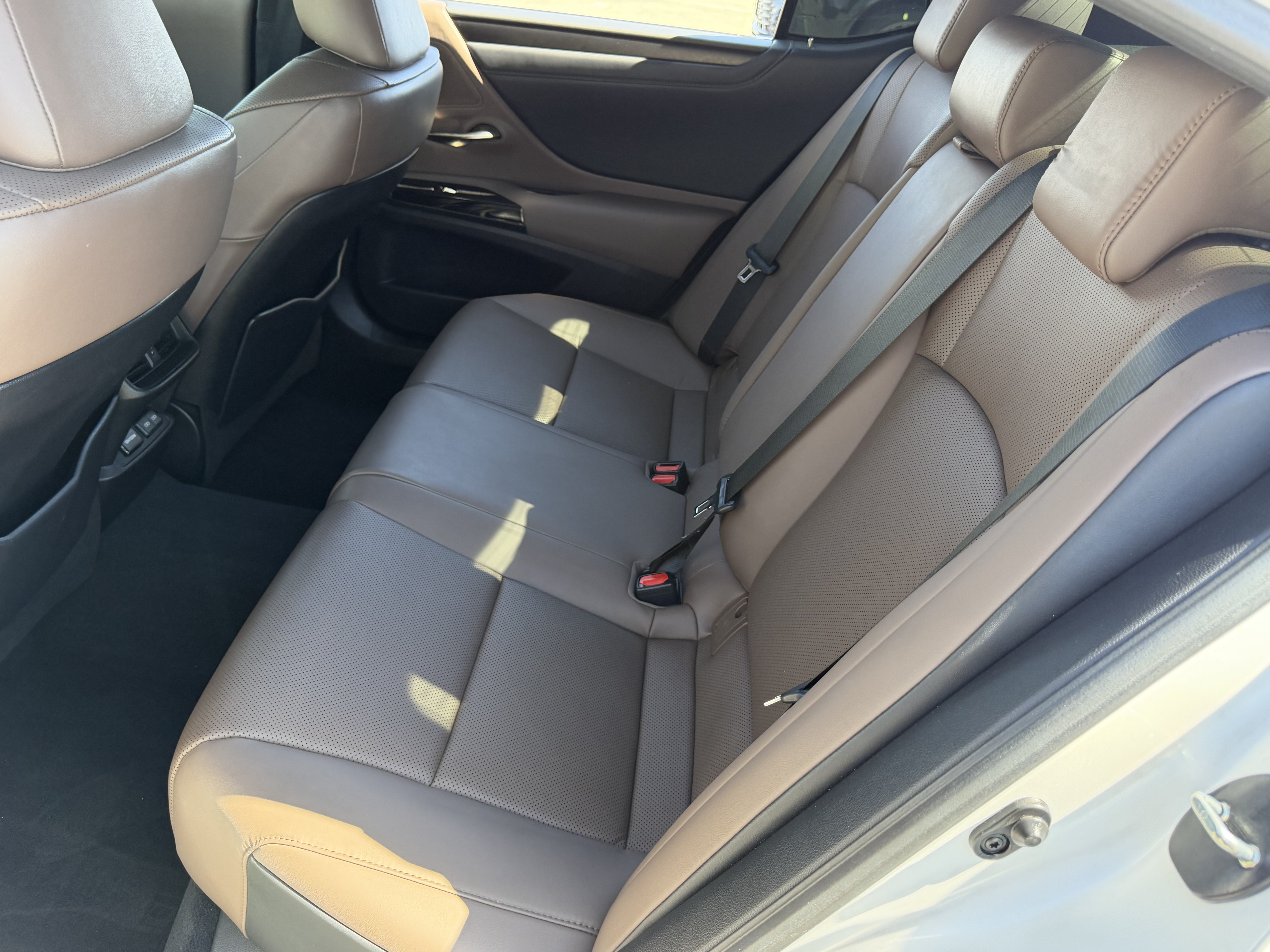 Certified 2023 Lexus ES 350 w/ Premium Package FWD image 36