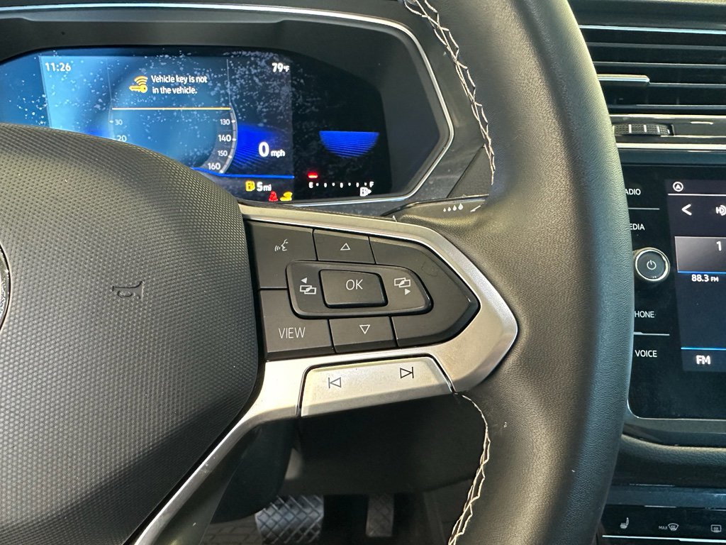 Used 2022 Volkswagen Tiguan SE image 16