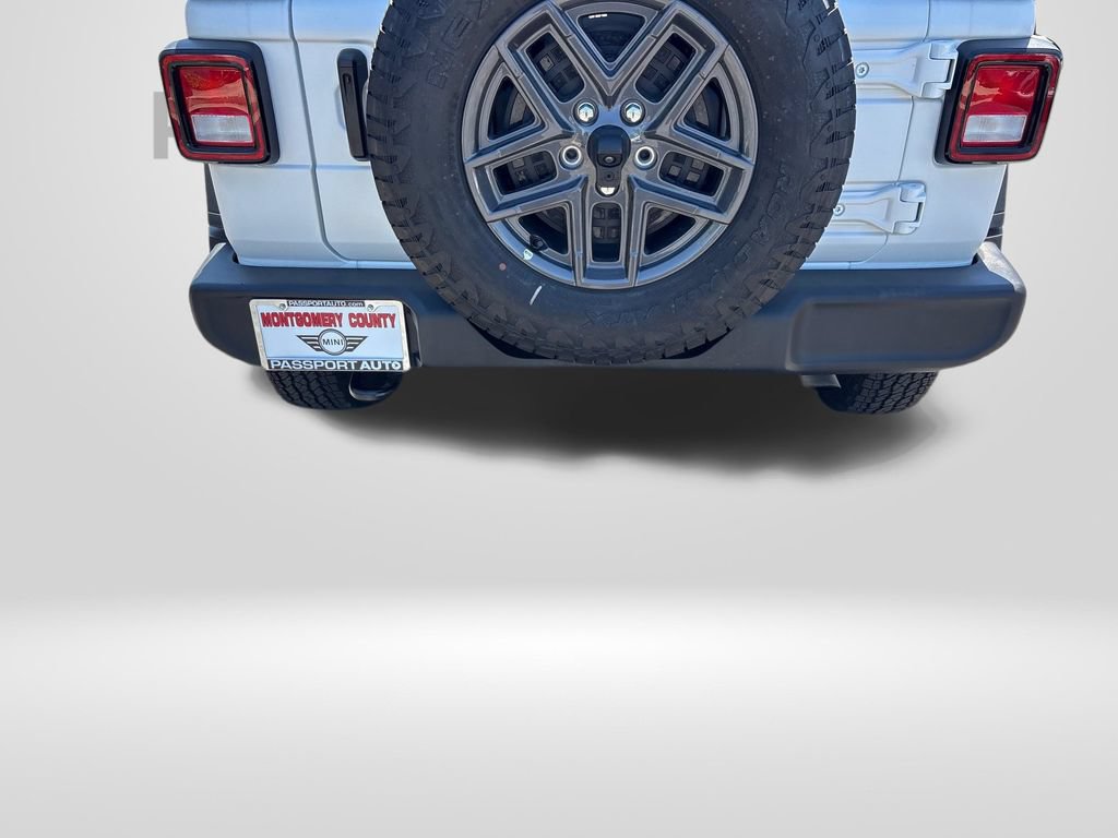 Used 2025 Jeep Wrangler Sport AWD/4WD image 24