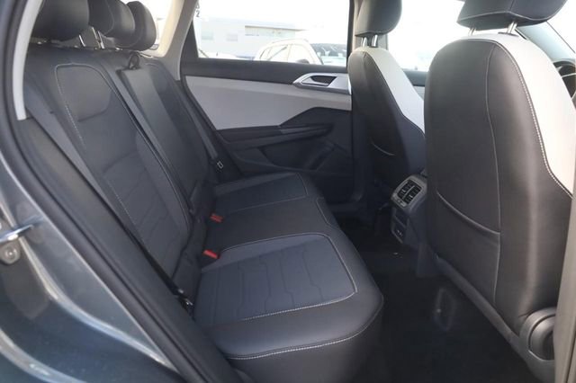 New 2026 Volkswagen Taos SE image 20