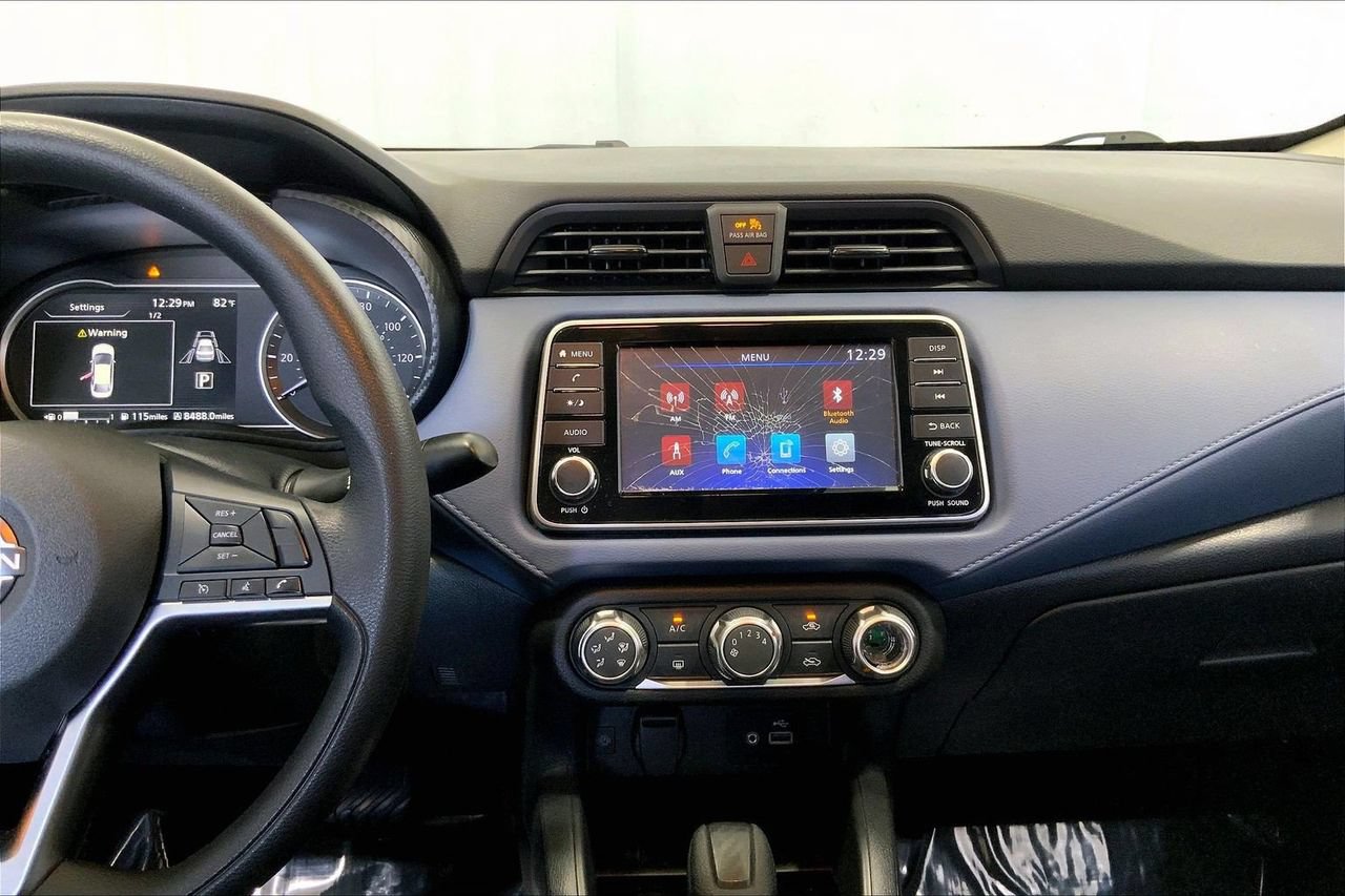 Used 2023 Nissan Versa SV FWD image 5