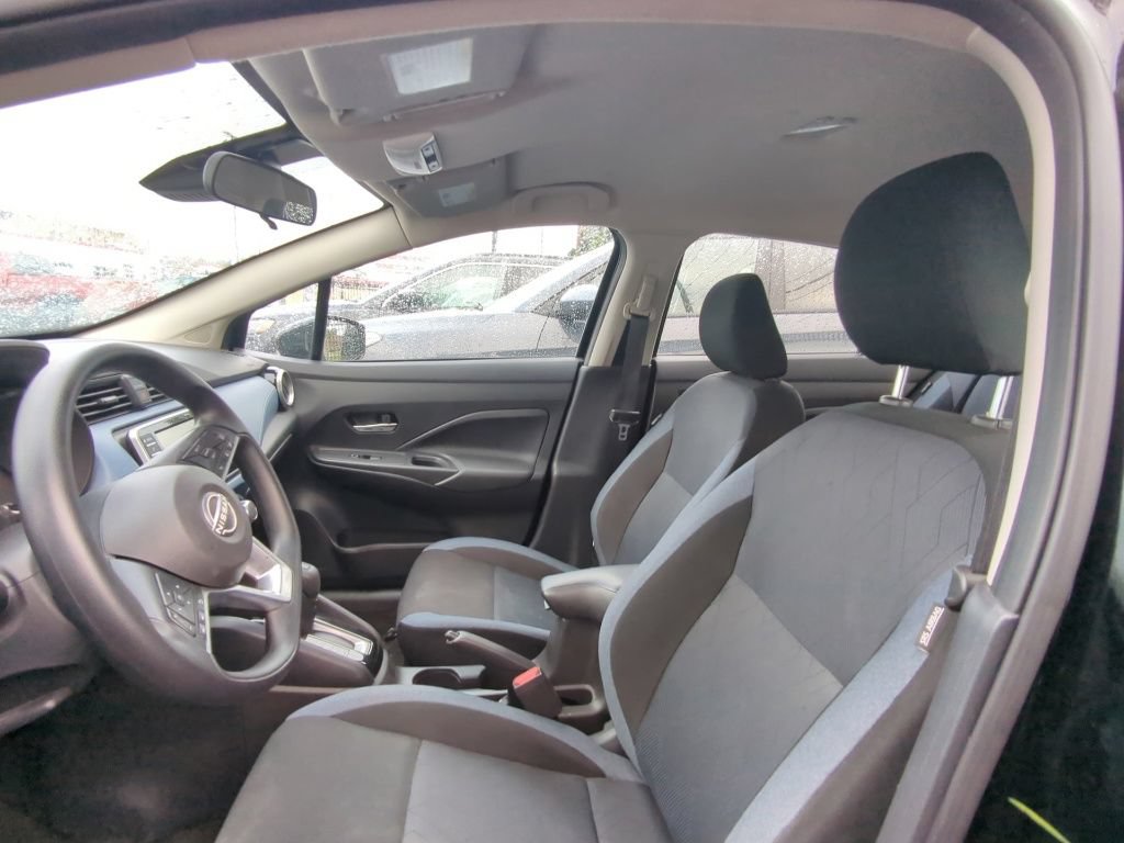 Used 2025 Nissan Versa SV FWD image 6