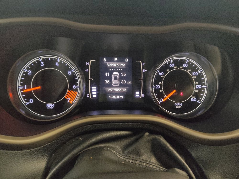 Used 2014 Jeep Cherokee Latitude w/ Comfort/Convenience Group FWD image 23