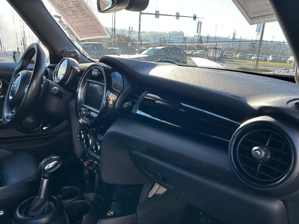 Used 2019 MINI Cooper S w/ Premium Package image 15
