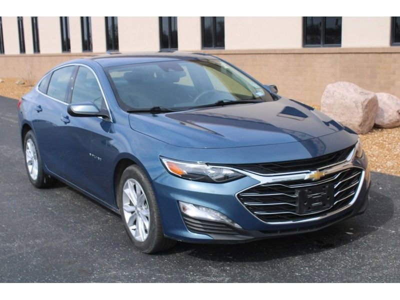 Used 2025 Chevrolet Malibu LT FWD image 2