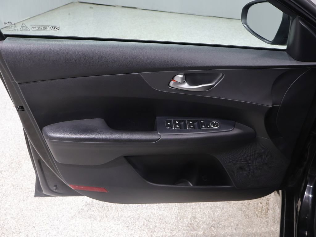 Used 2020 Kia Forte LXS image 12