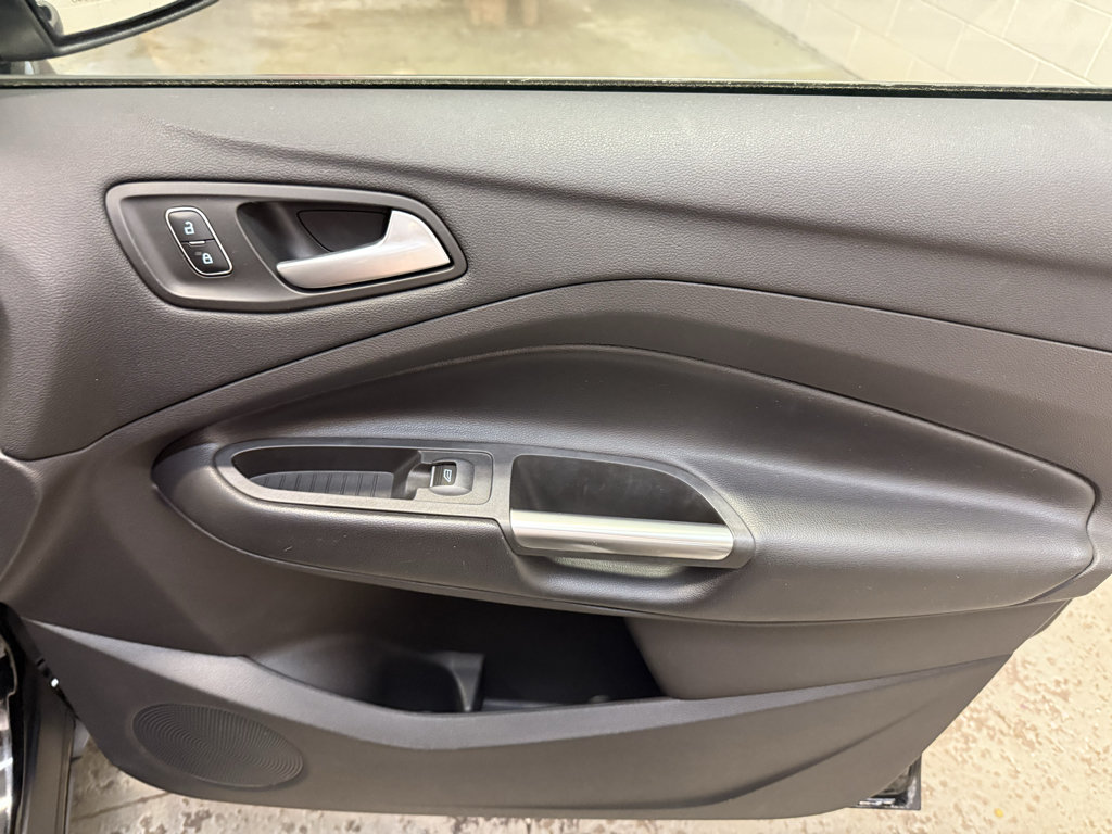 Used 2018 Ford Escape Titanium AWD/4WD image 24