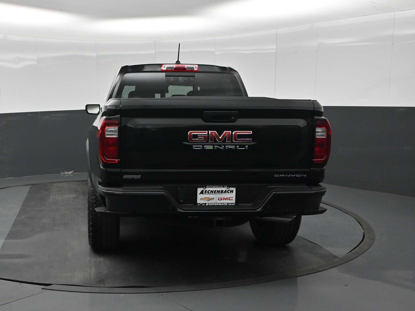 New 2026 GMC Canyon Denali AWD/4WD image 8