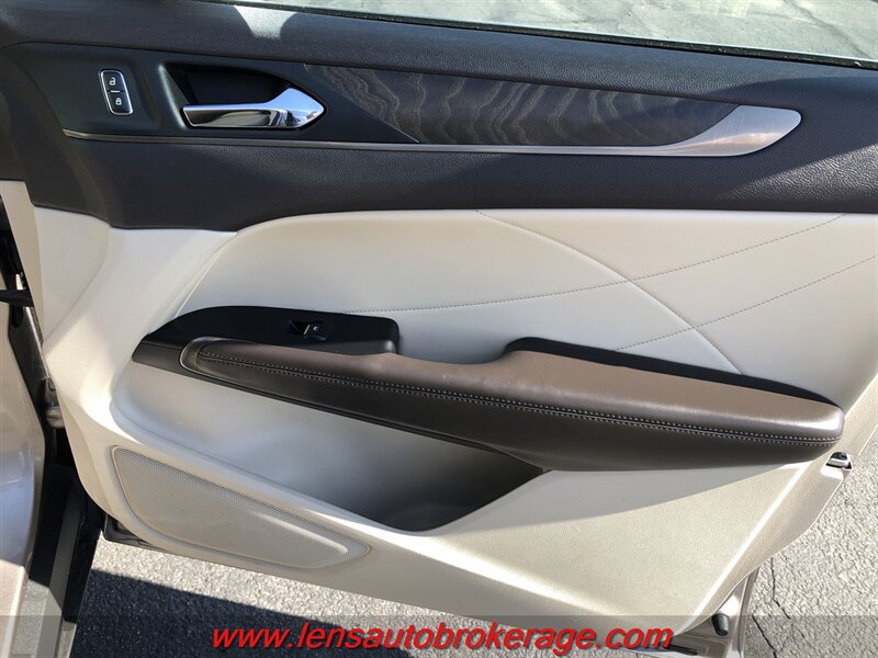 Used 2018 Lincoln MKC Reserve w/ Lincoln MKC Climate Package FWD image 21