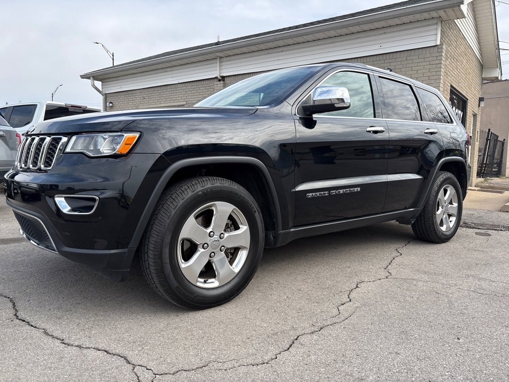 Used 2020 Jeep Grand Cherokee Limited w/ Luxury Group II image 2