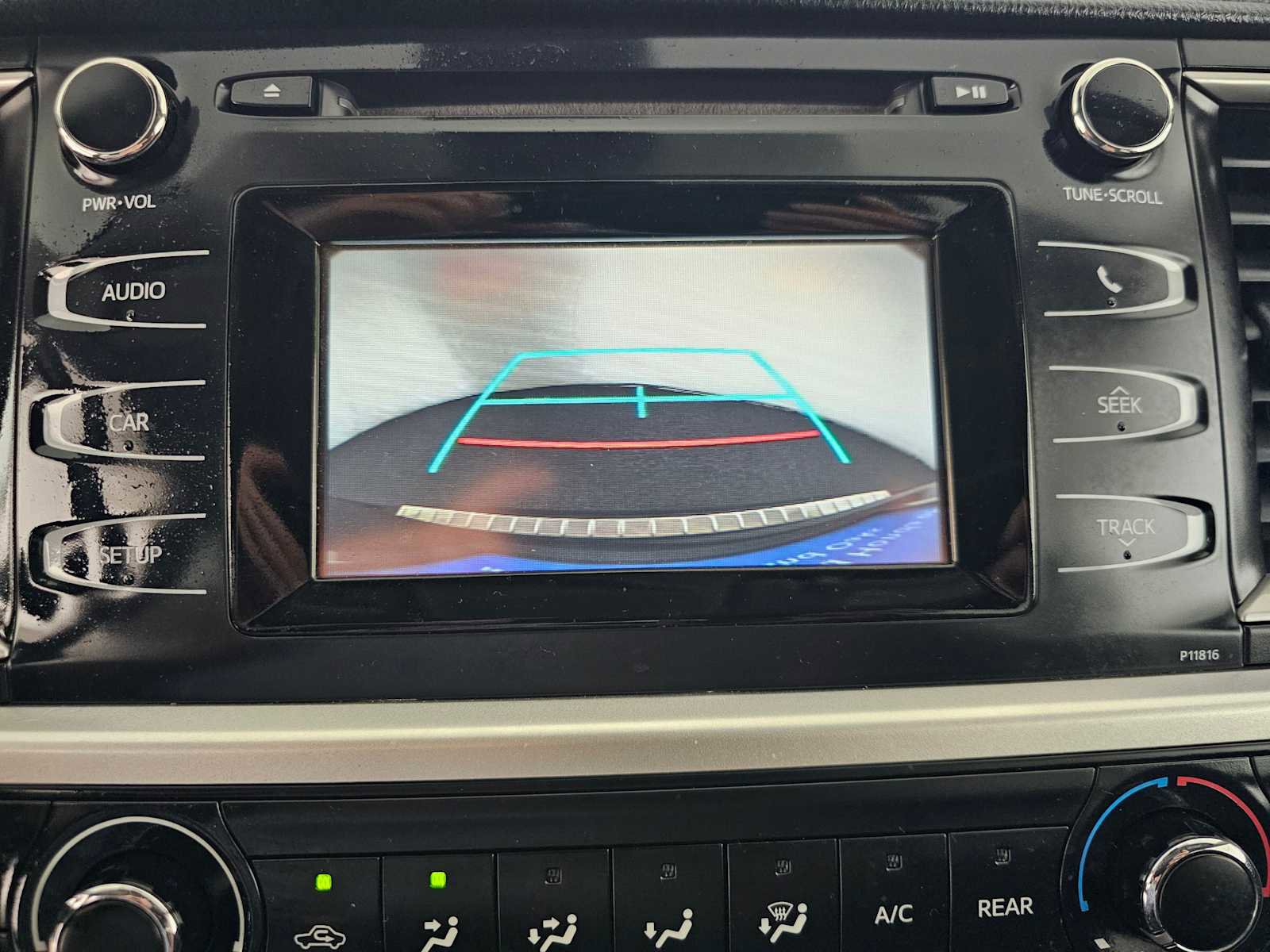 Used 2019 Toyota Highlander LE FWD image 25