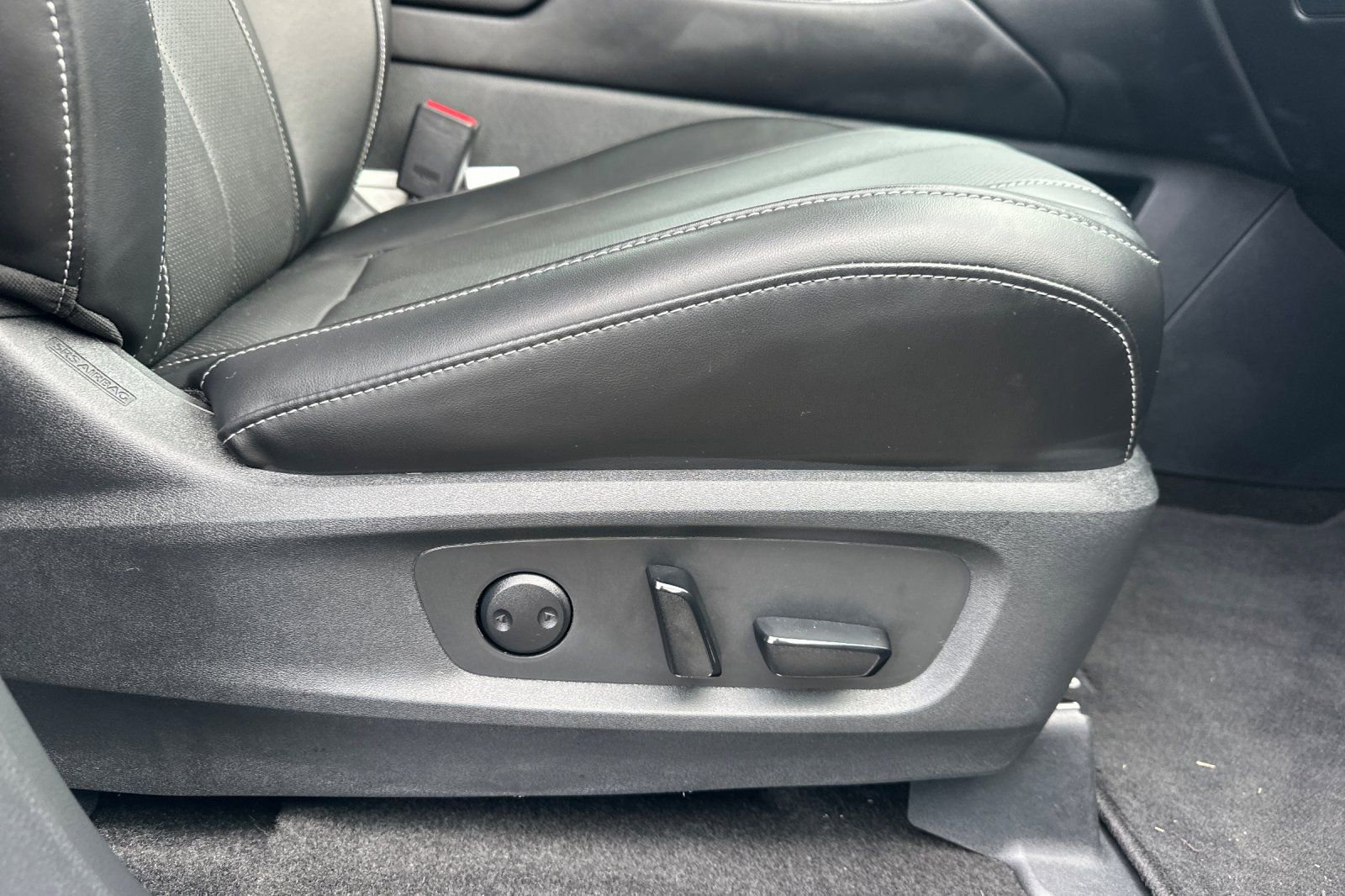 Certified 2025 INFINITI QX60 Luxe w/ Black Edition image 24