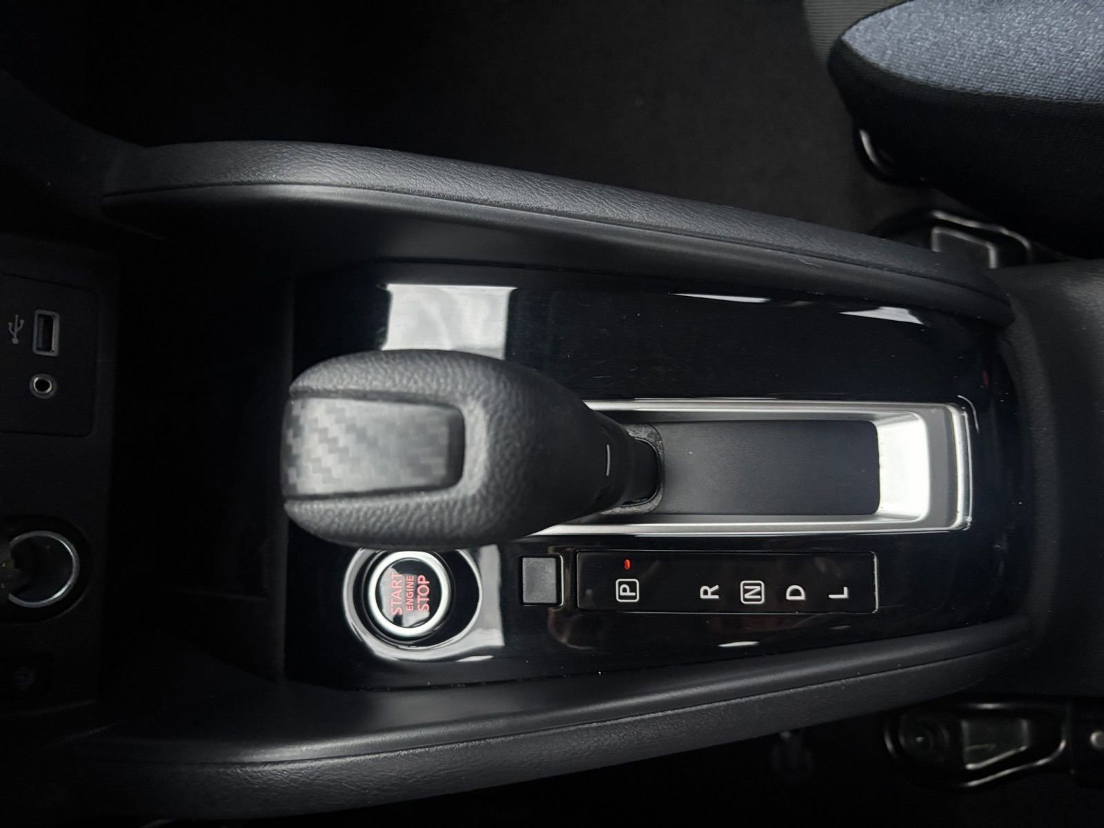 Used 2025 Nissan Versa SV image 39