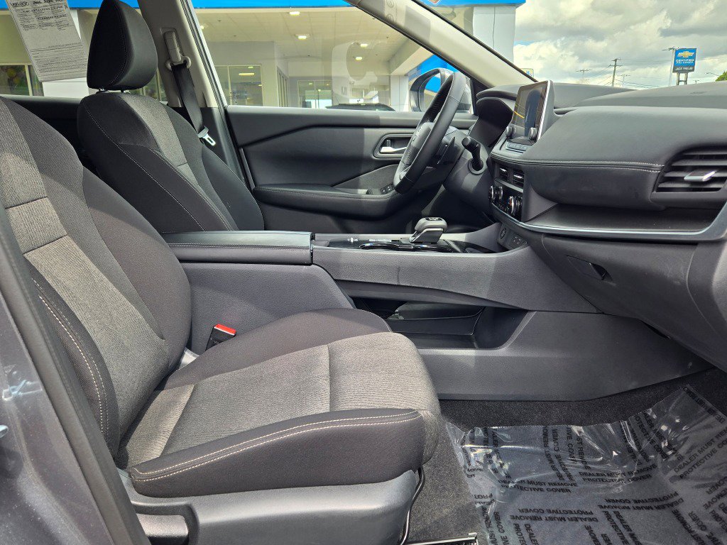 Used 2025 Nissan Rogue SV FWD image 7