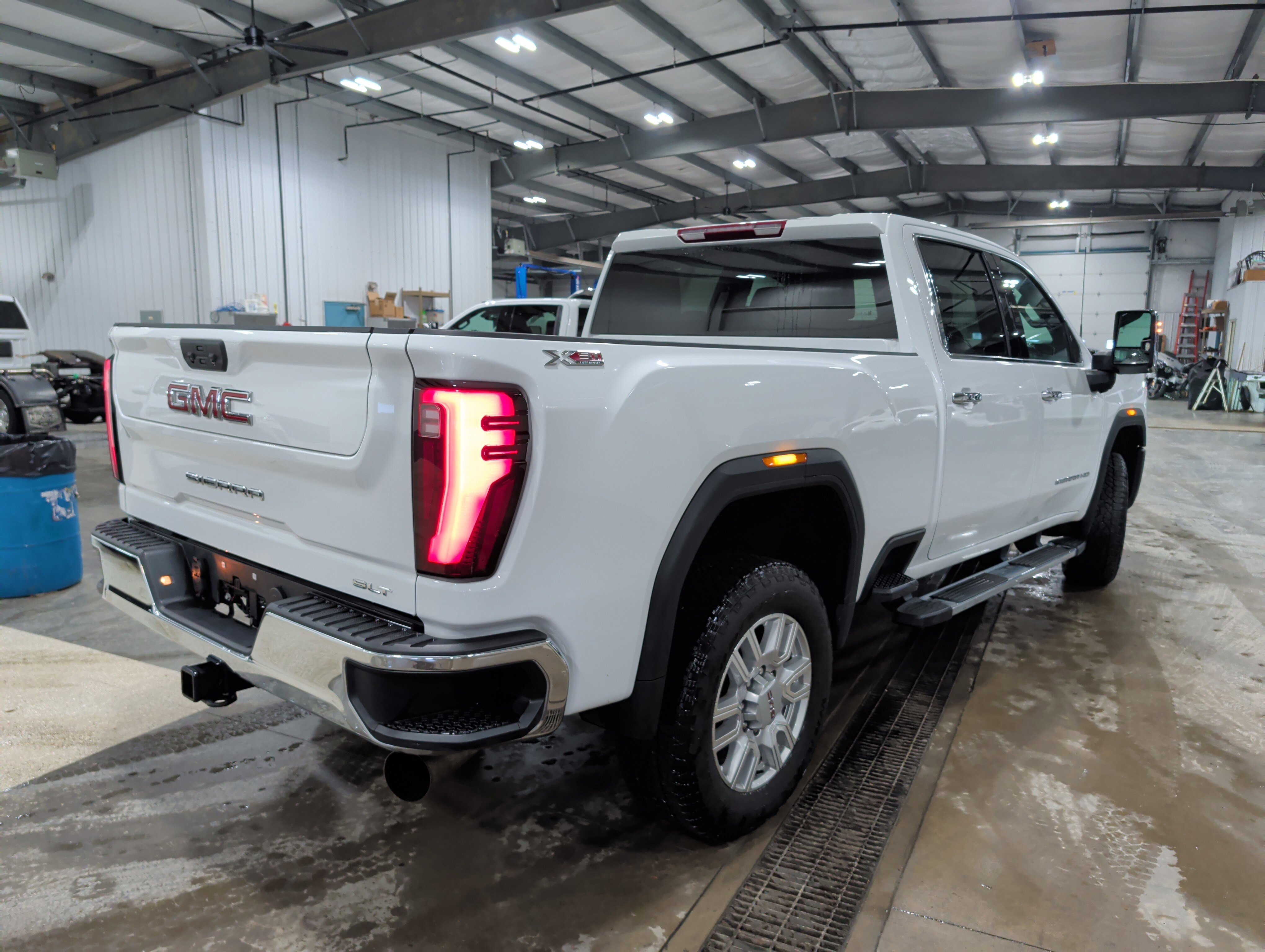 Used 2024 GMC Sierra 3500 SLT image 3