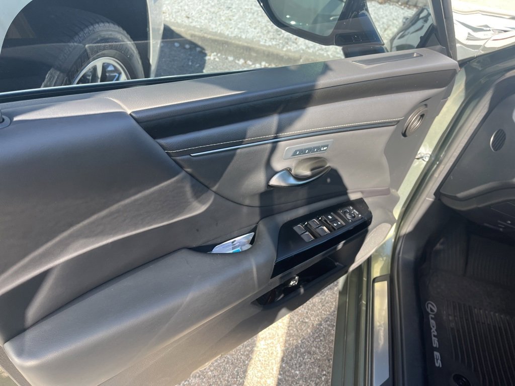 Used 2022 Lexus ES 350 w/ Premium Package image 14