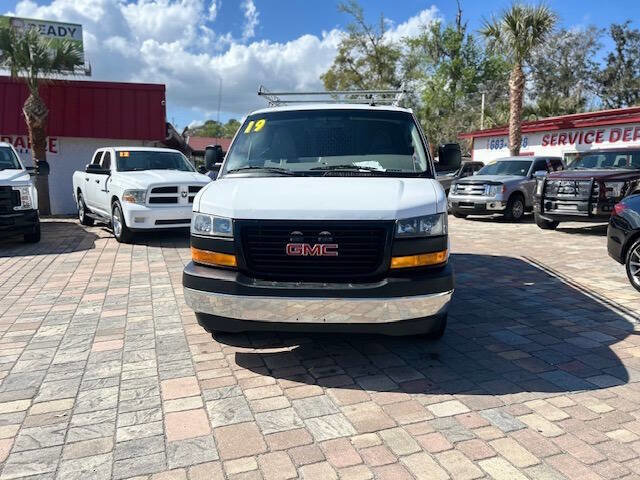 Used 2019 GMC Savana 2500 w/ Driver Convenience Package RWD image 2