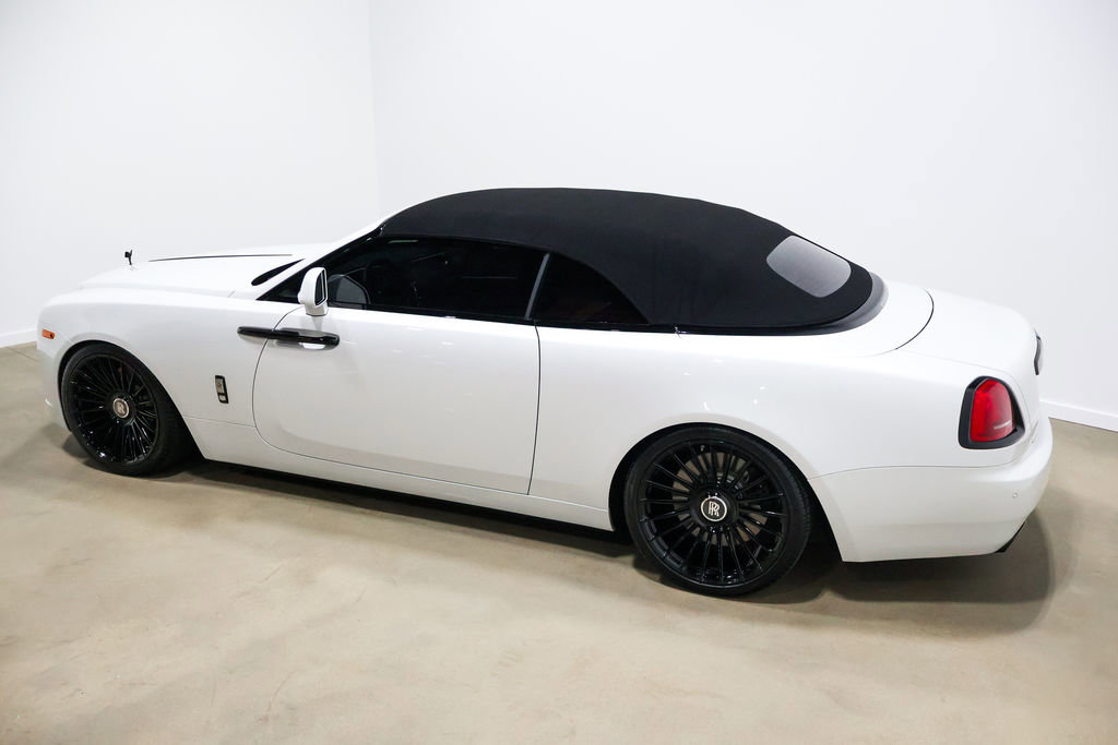 Used 2019 Rolls-Royce Dawn RWD image 22