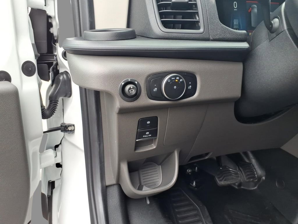 New 2026 Ford Transit 250 148 Medium Roof RWD image 15