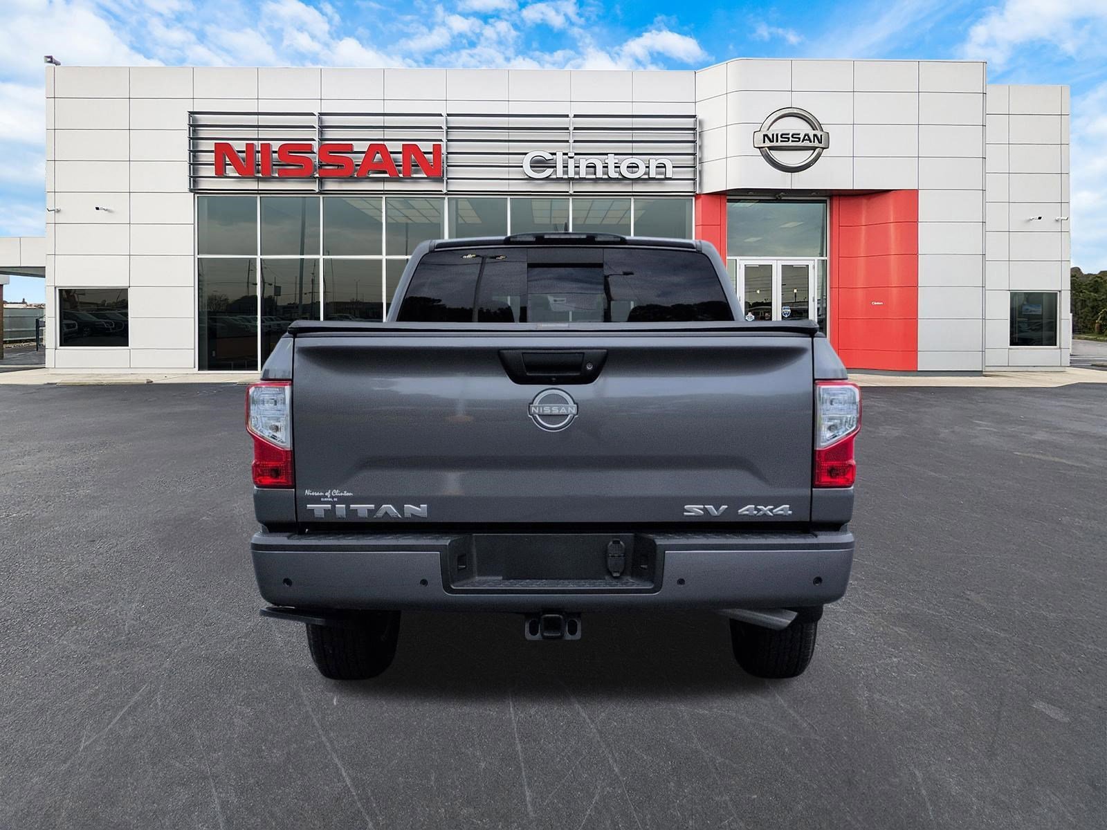 Used 2024 Nissan Titan SV w/ SV Convenience Package AWD/4WD image 4