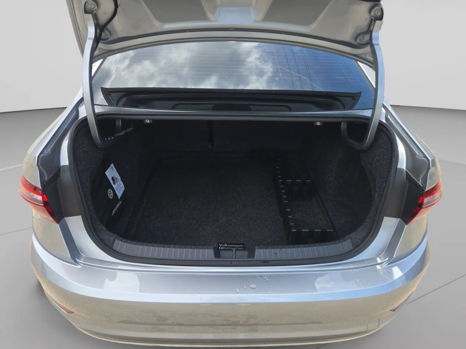 Used 2021 Volkswagen Jetta SE w/ SE Cold Weather Package FWD image 29