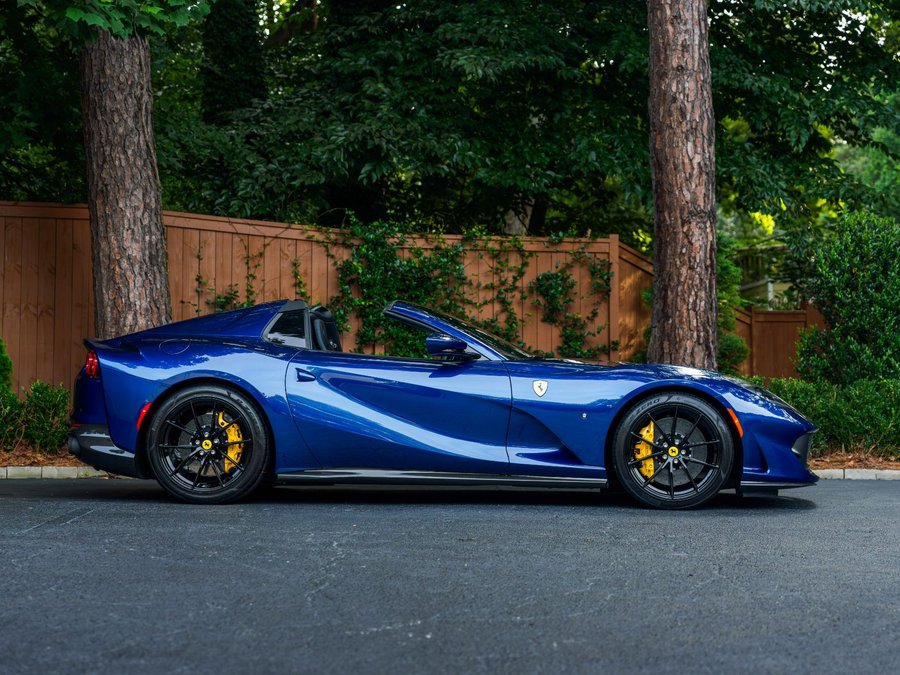 Used 2022 Ferrari 812 GTS RWD image 6