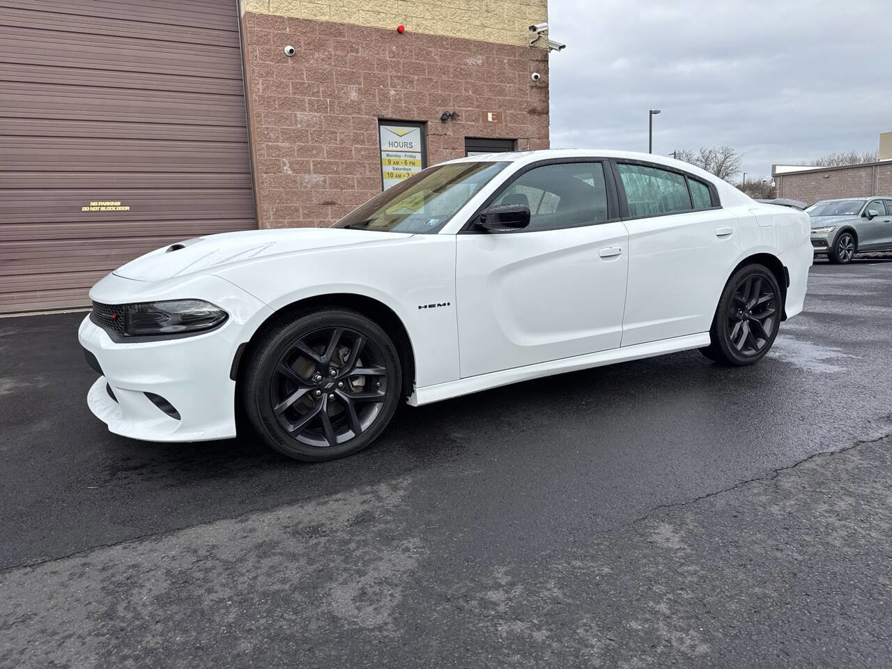 Used 2022 Dodge Charger R/T w/ Plus Group image 2