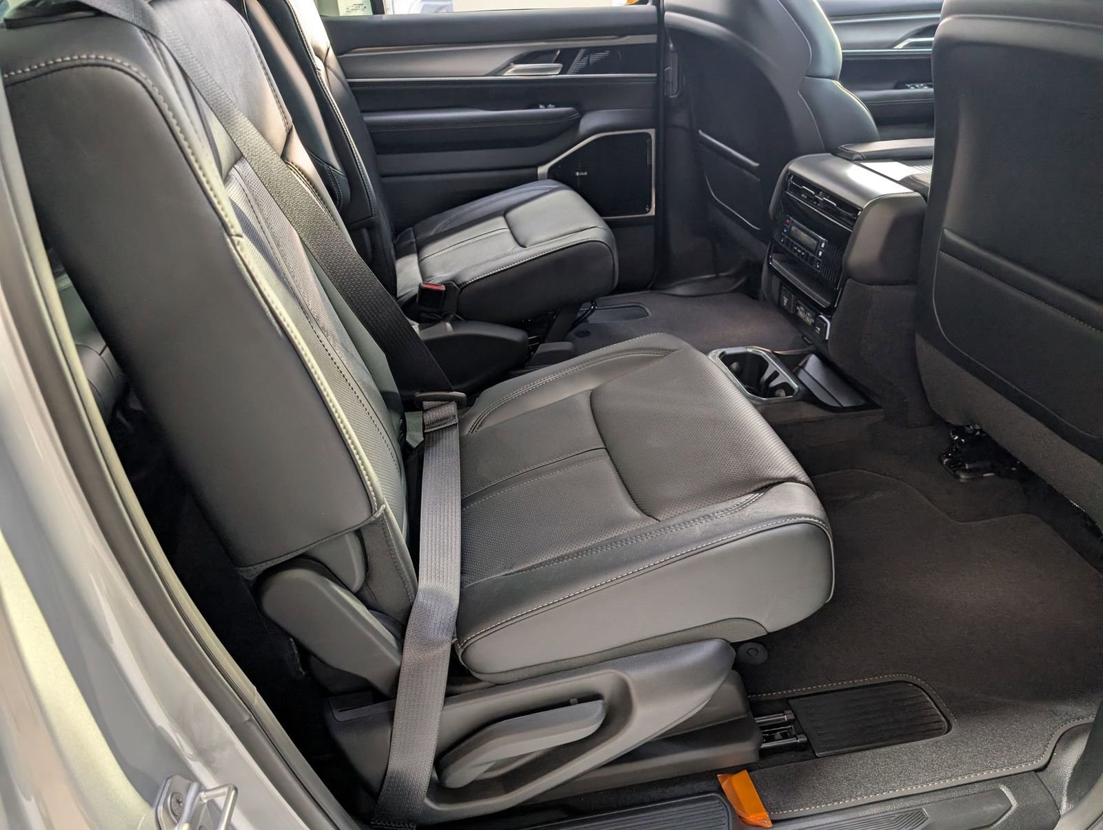 New 2026 Jeep Grand Wagoneer Limited w/ Premium Group II image 17