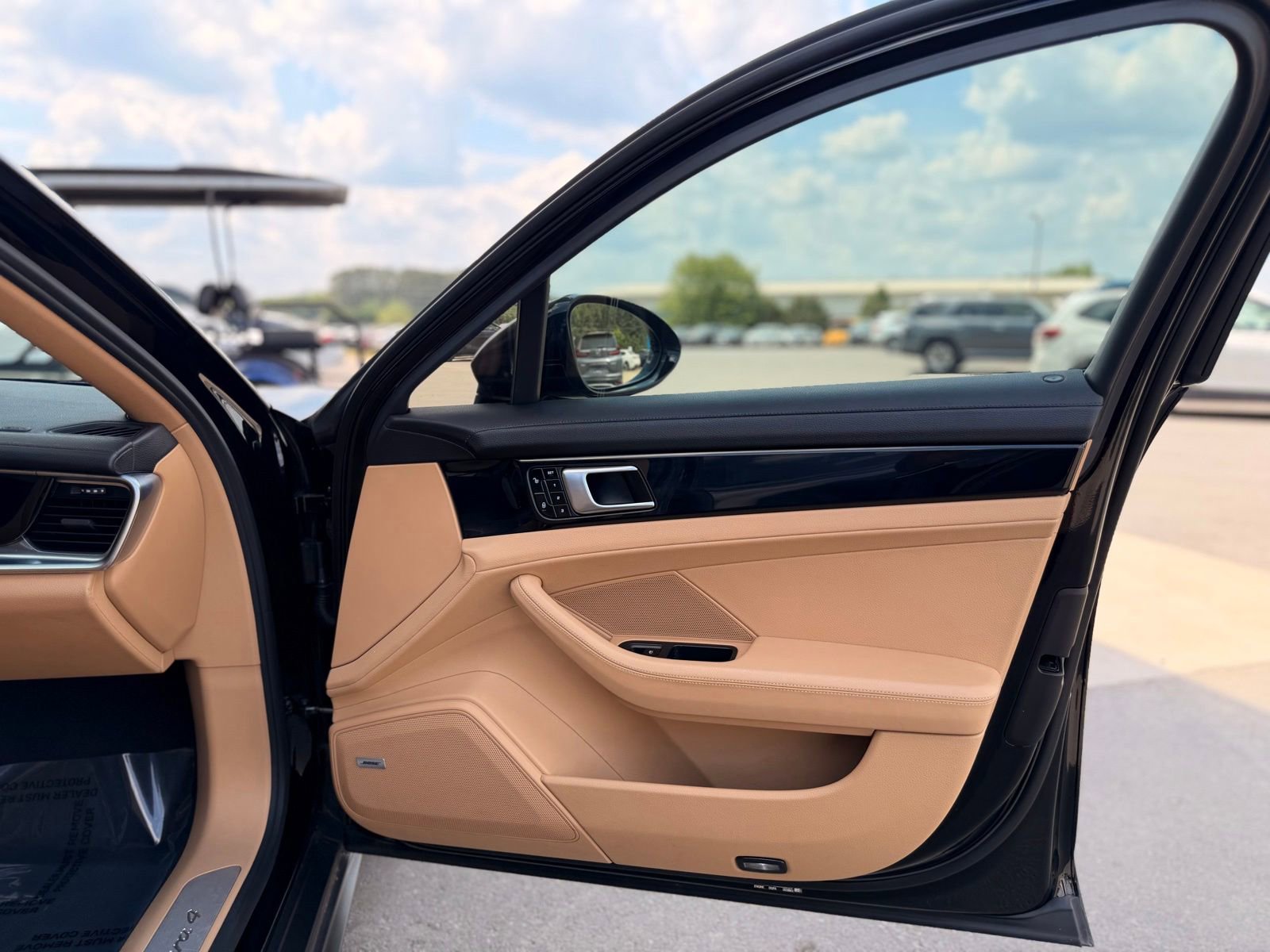 Used 2018 Porsche Panamera 4 AWD/4WD image 36