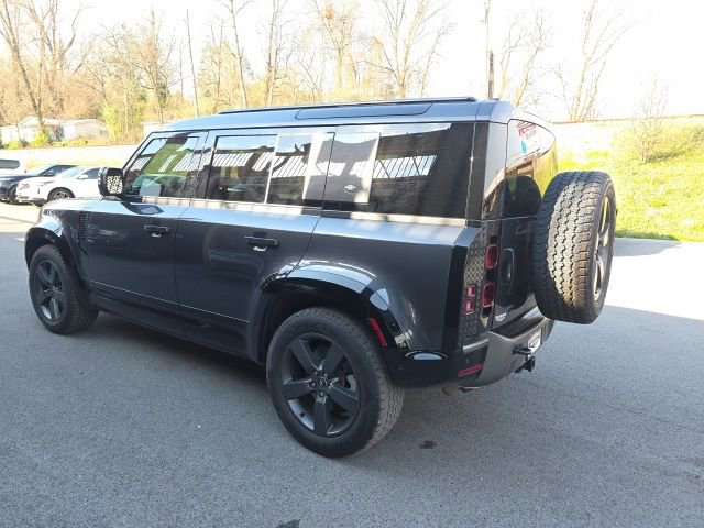 Used 2023 Land Rover Defender 110 X-Dynamic SE image 5