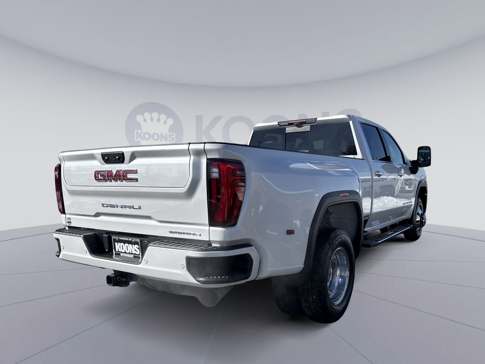 Used 2024 GMC Sierra 3500 Denali w/ Denali Reserve Package image 5