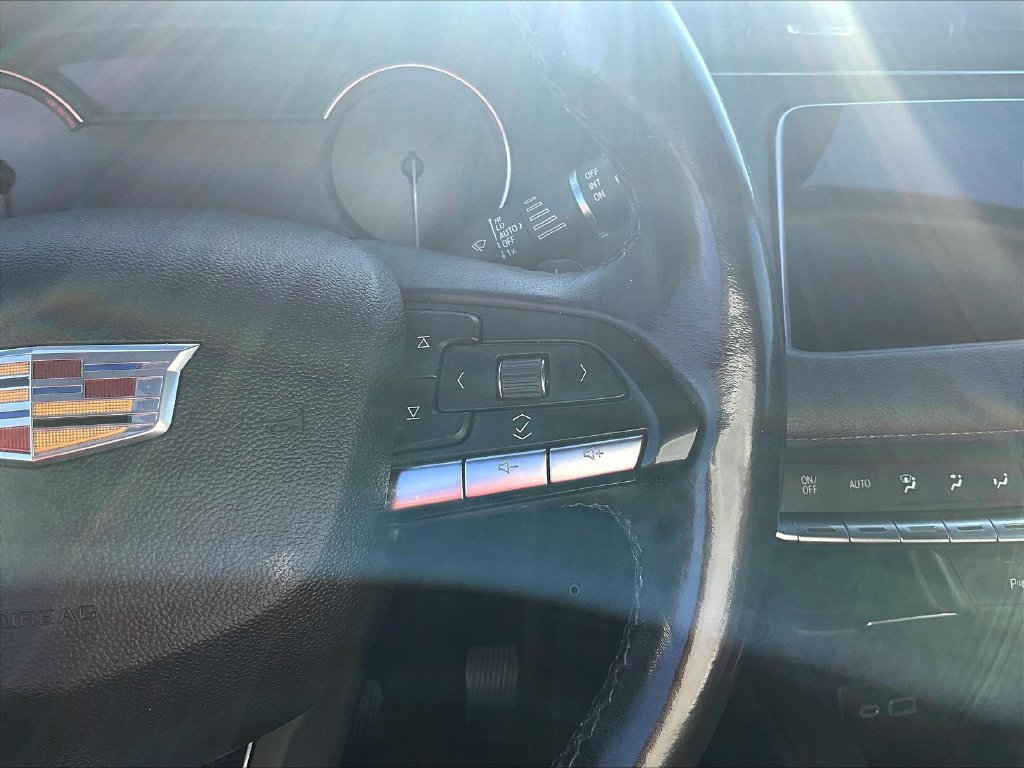 Used 2020 Cadillac XT4 Premium Luxury FWD image 18