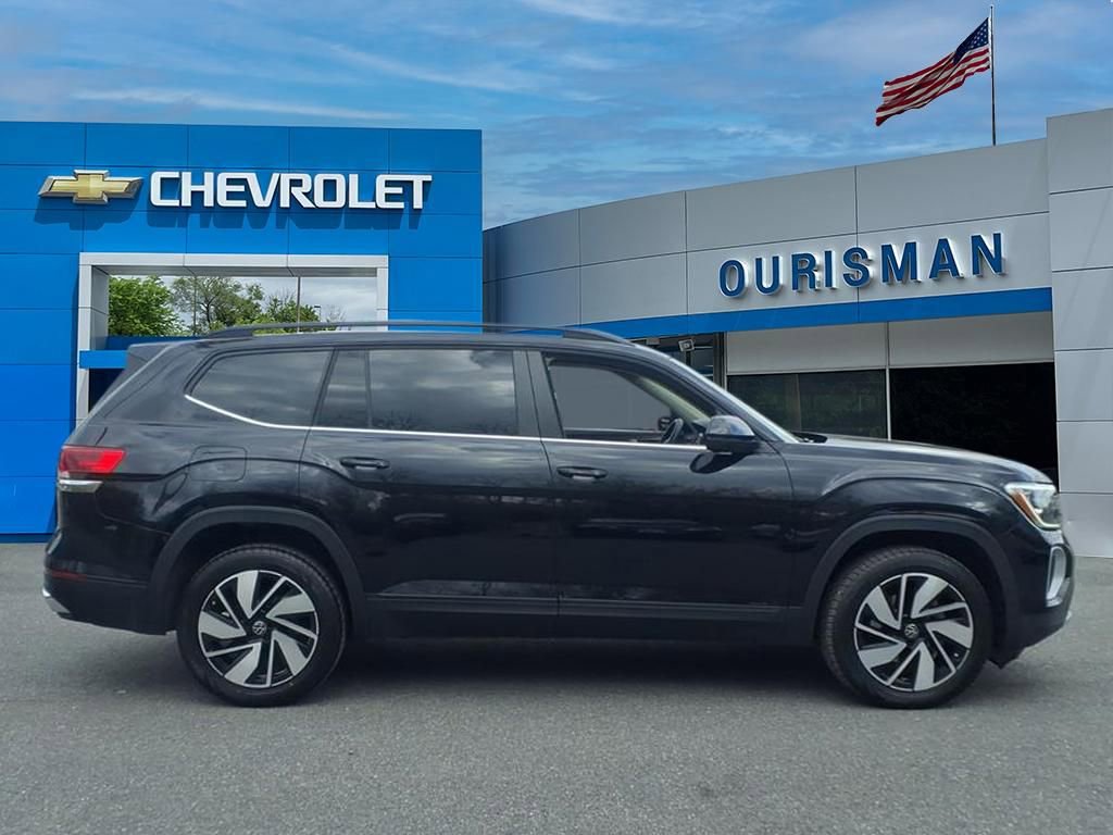 Used 2024 Volkswagen Atlas SE image 2