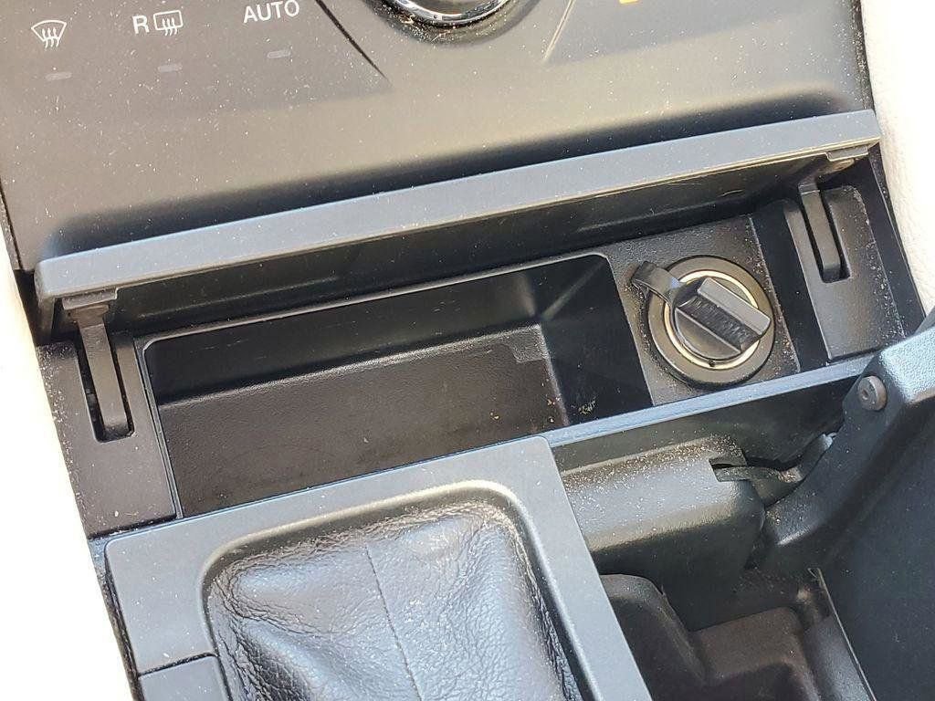 Used 2013 Ford Taurus SEL image 16