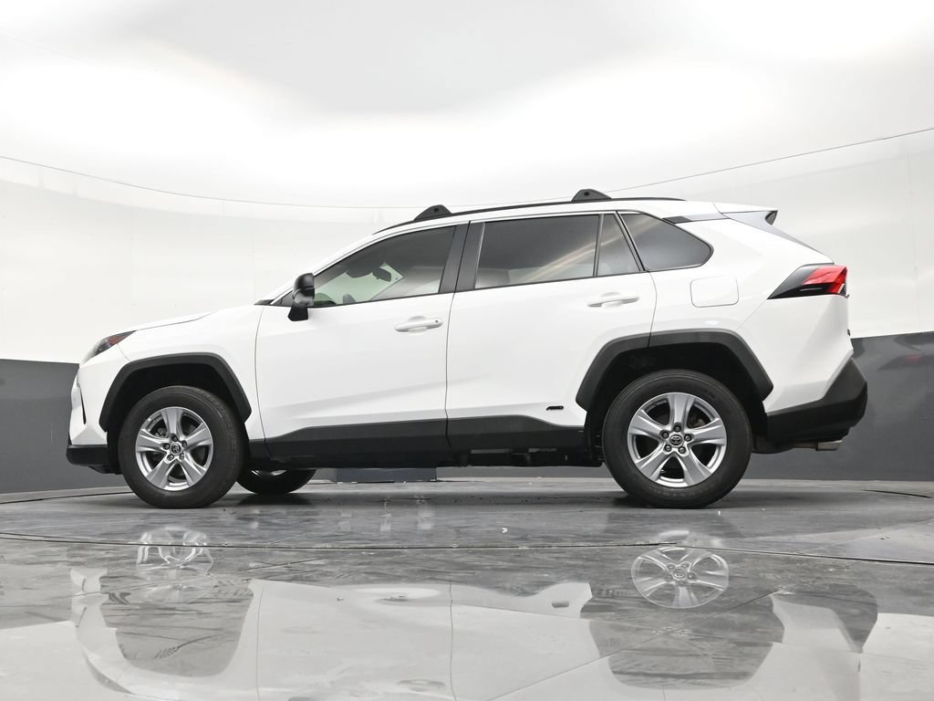 Used 2022 Toyota RAV4 LE AWD/4WD image 22