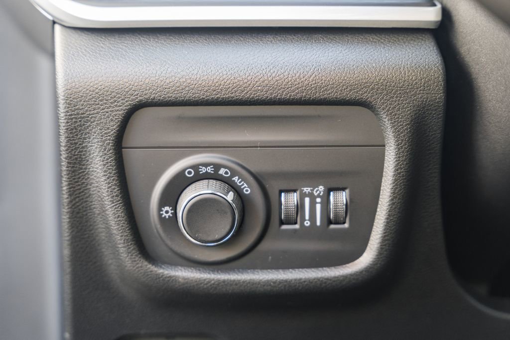 New 2025 Jeep Grand Cherokee Laredo X w/ MOPAR Finishing Package image 36