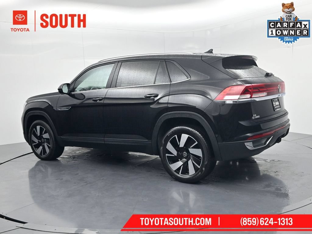 Used 2024 Volkswagen Atlas Cross Sport SE FWD image 5
