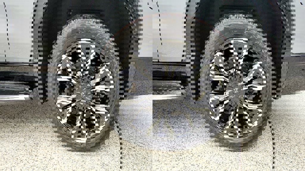 Used 2025 GMC Sierra EV Denali image 9