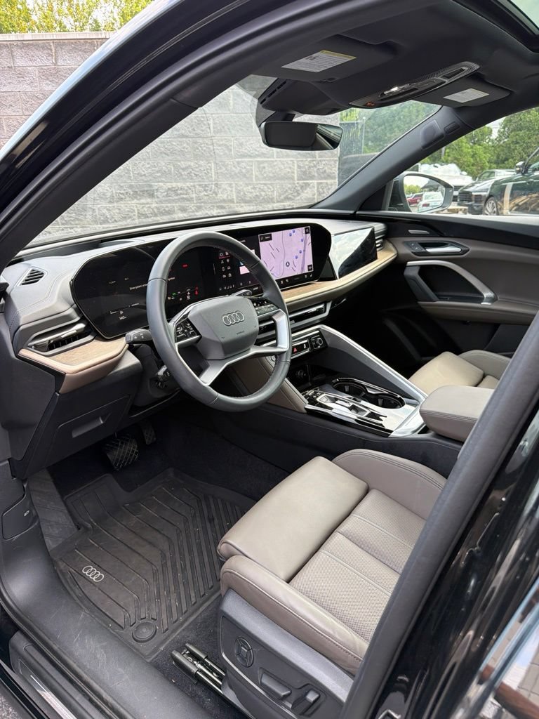 Certified 2025 Audi Q5 Premium Plus w/ Premium Plus AWD/4WD image 14