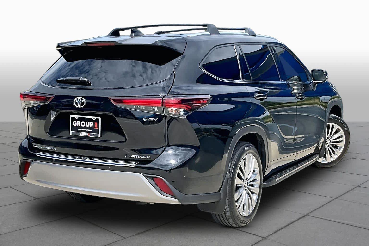 Used 2025 Toyota Highlander Platinum AWD/4WD image 13