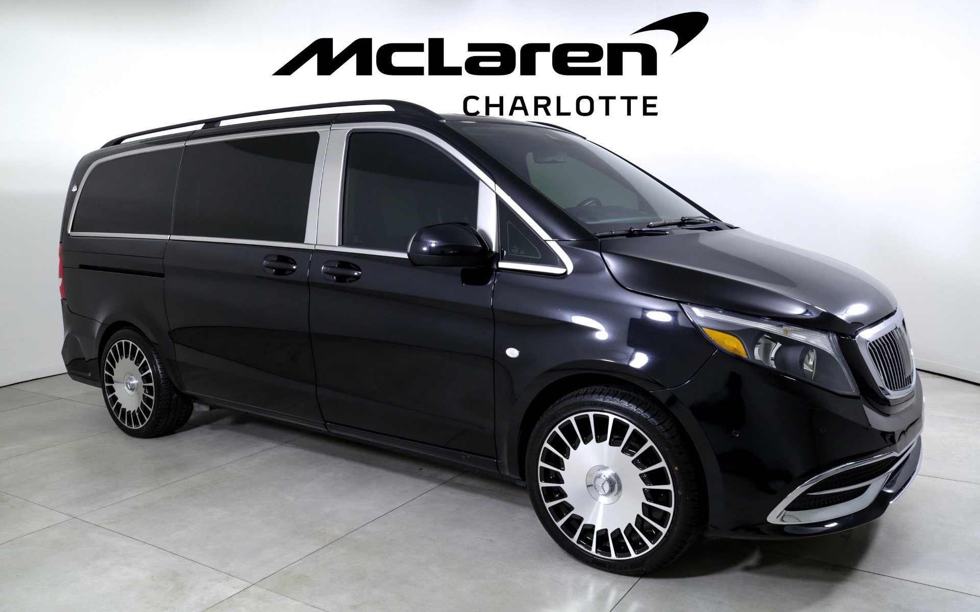 Used 2018 Mercedes-Benz Metris Passenger image 2