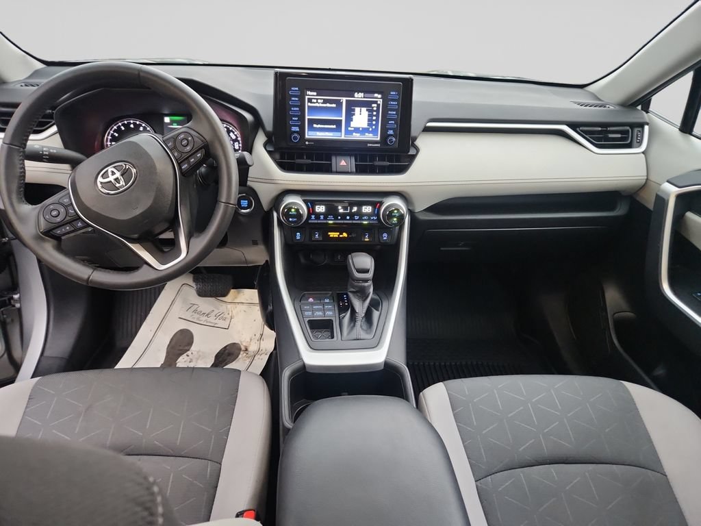 Used 2022 Toyota RAV4 XLE w/ Convenience Package AWD/4WD image 12