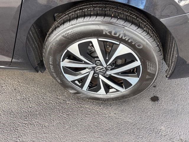 Used 2025 Volkswagen Jetta S image 40