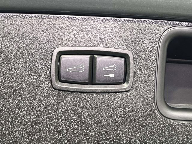 Certified 2025 Porsche Macan image 22