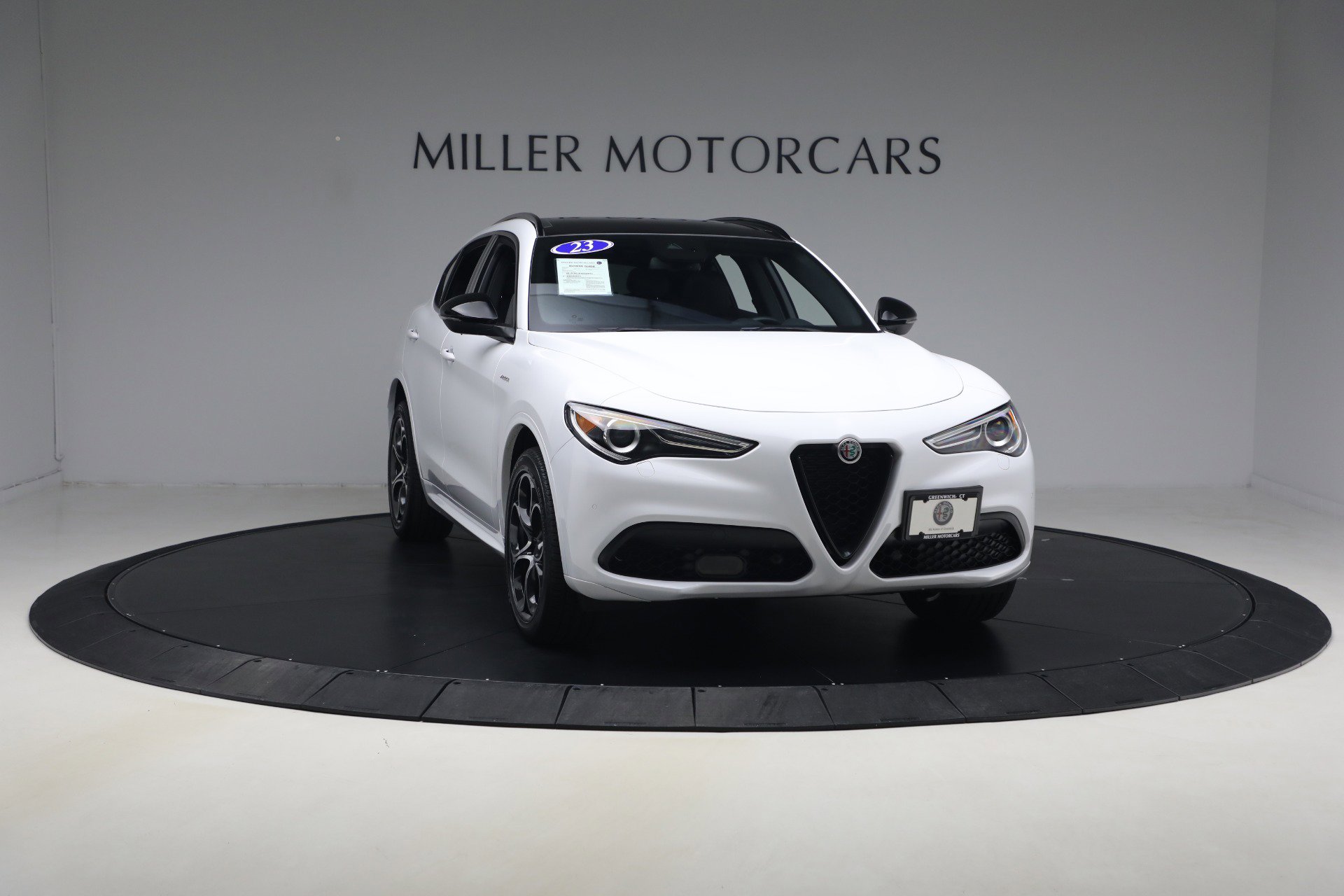 Used 2023 Alfa Romeo Stelvio Veloce AWD/4WD image 11