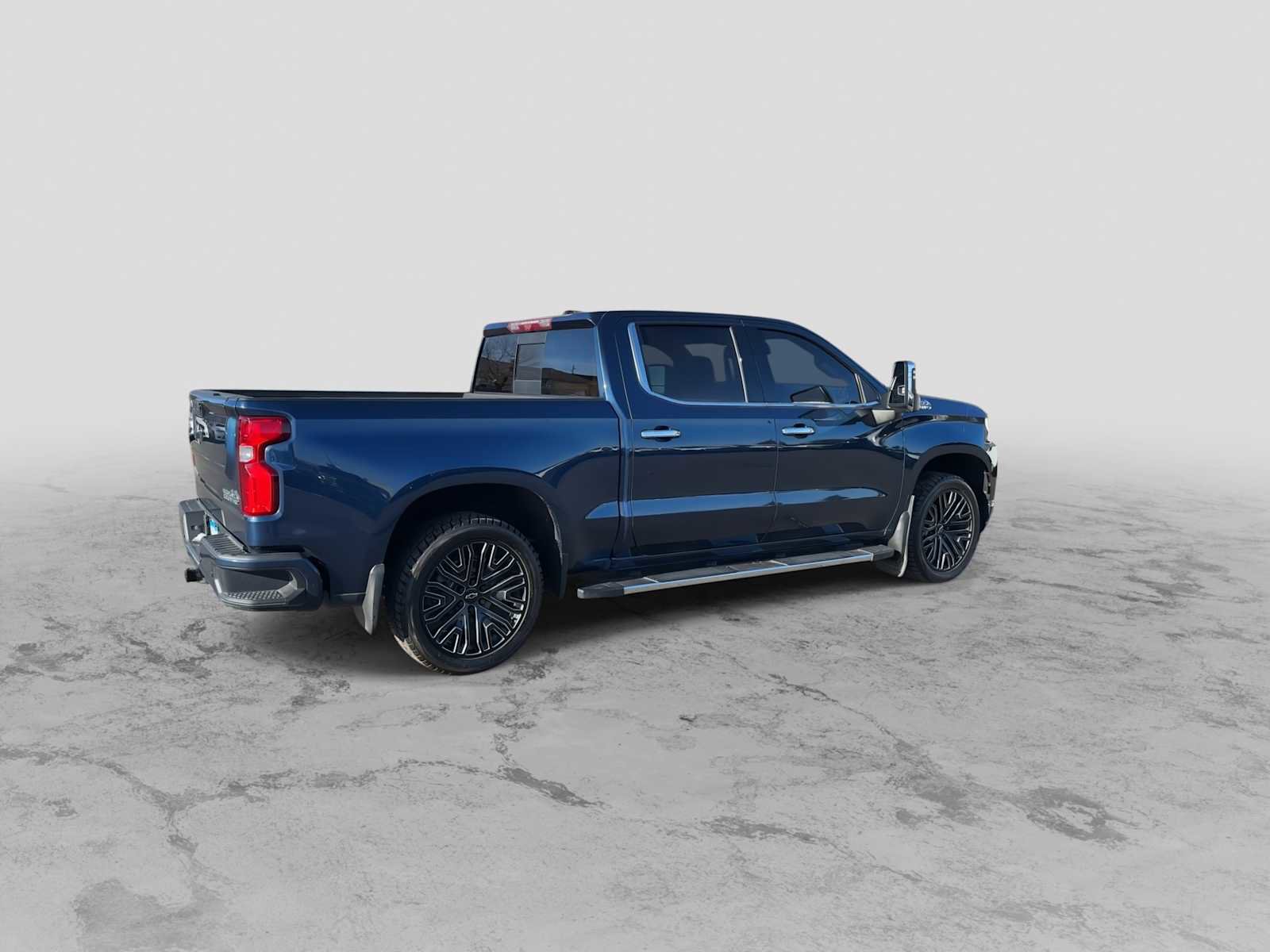 Used 2021 Chevrolet Silverado 1500 High Country w/ Technology Package image 8