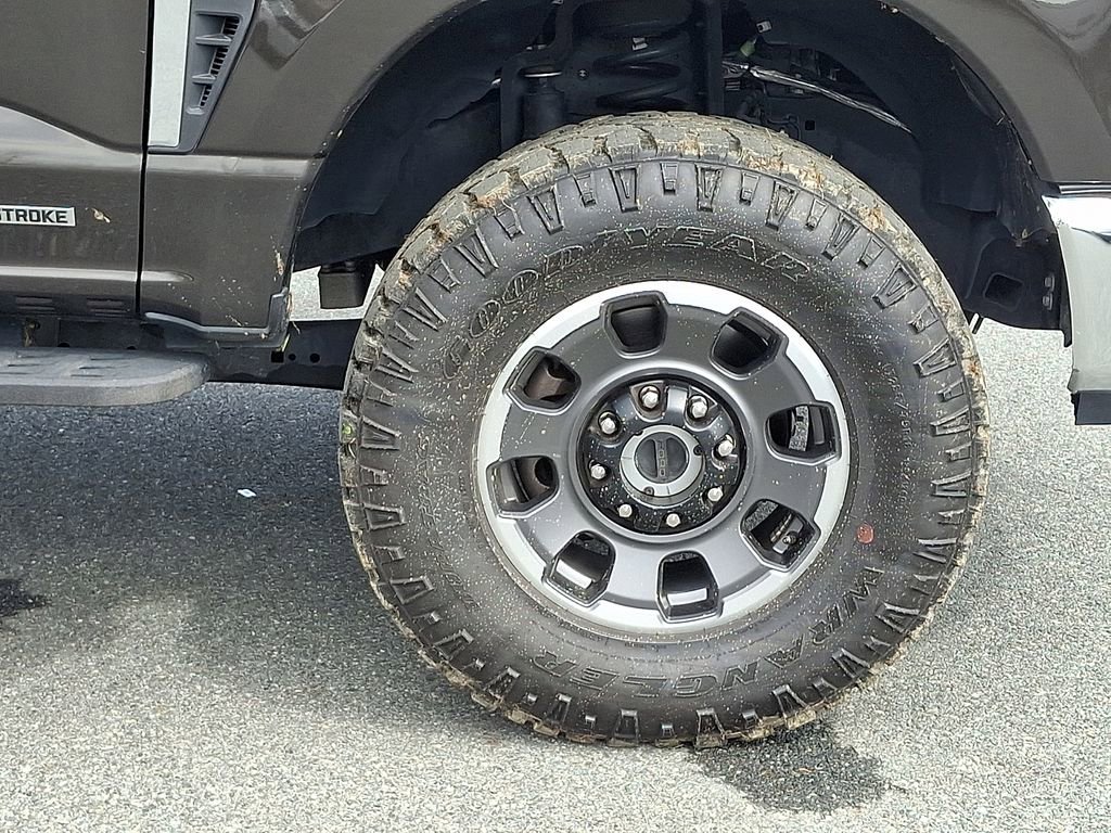 Certified 2024 Ford F350 Lariat w/ Tremor Off-Road Package image 8