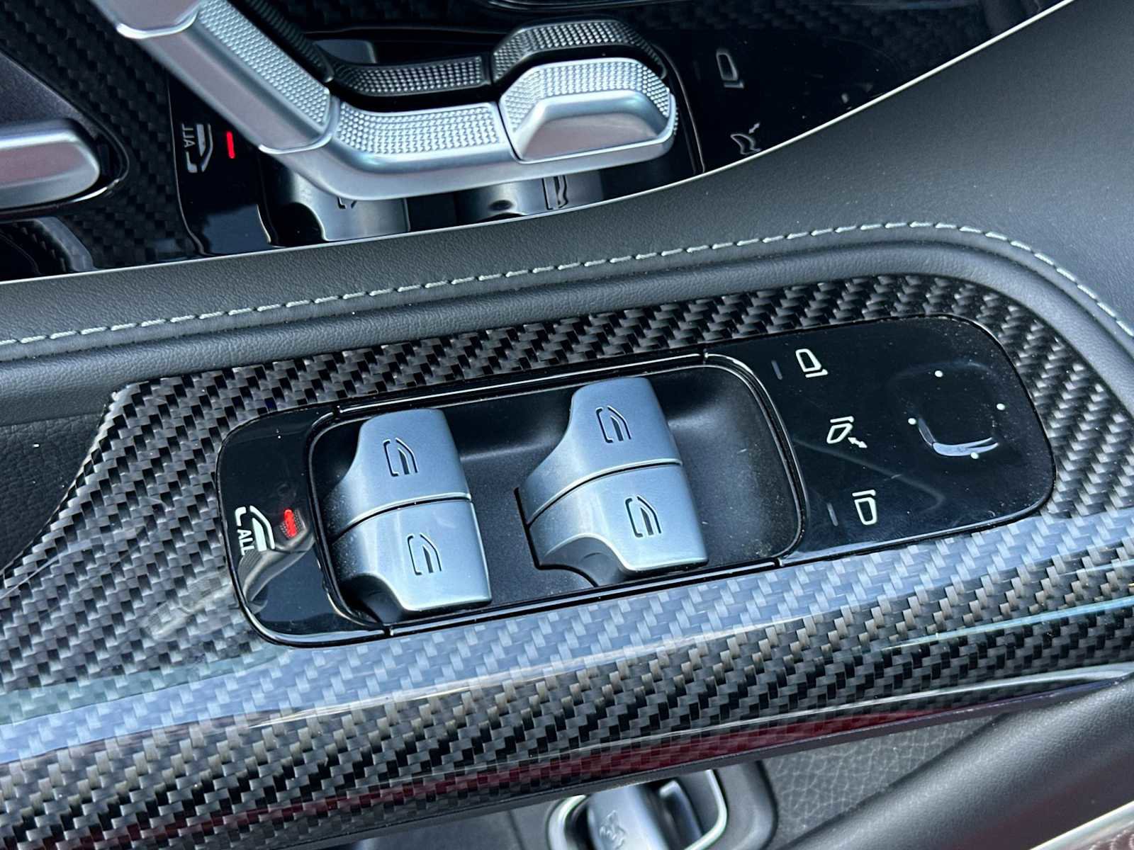 Used 2022 Mercedes-Benz SL 55 AMG 4MATIC image 15