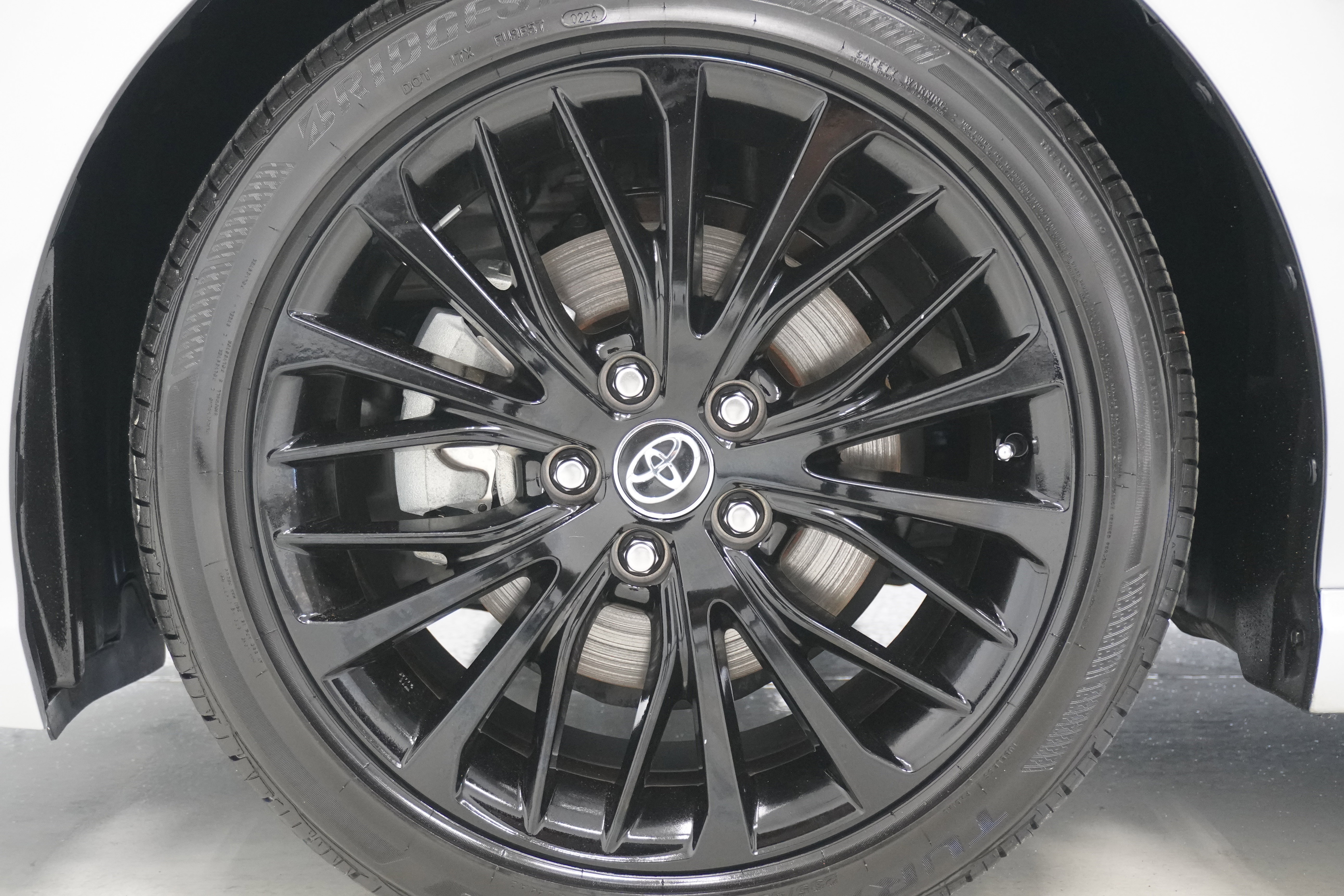 Used 2020 Toyota Camry SE FWD image 23